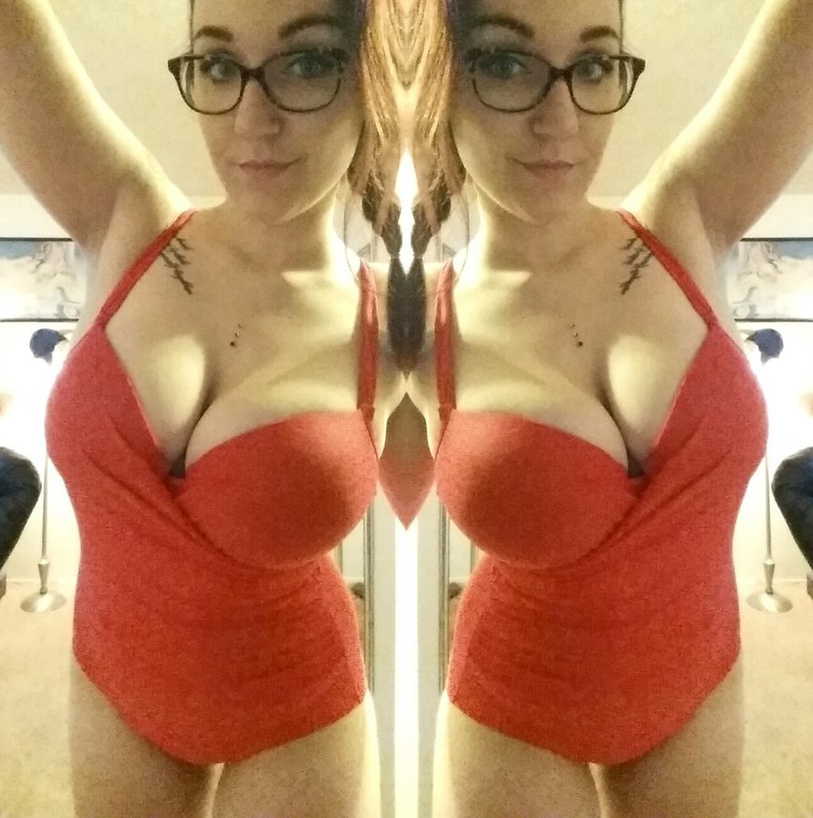 sexy babe in swimwuit