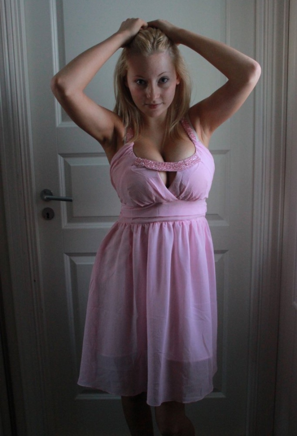 Gorgeous babe