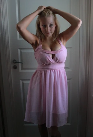 Gorgeous babe