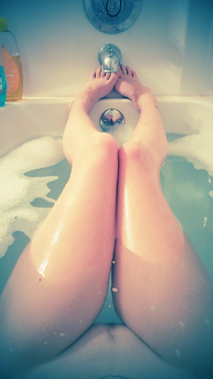 Her POV in the Bathtub