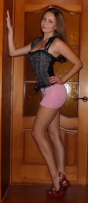 Gorgeous babe
