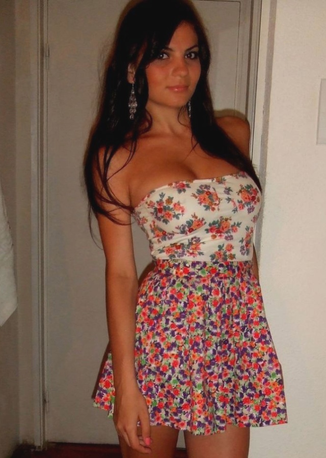 Gorgeous babe