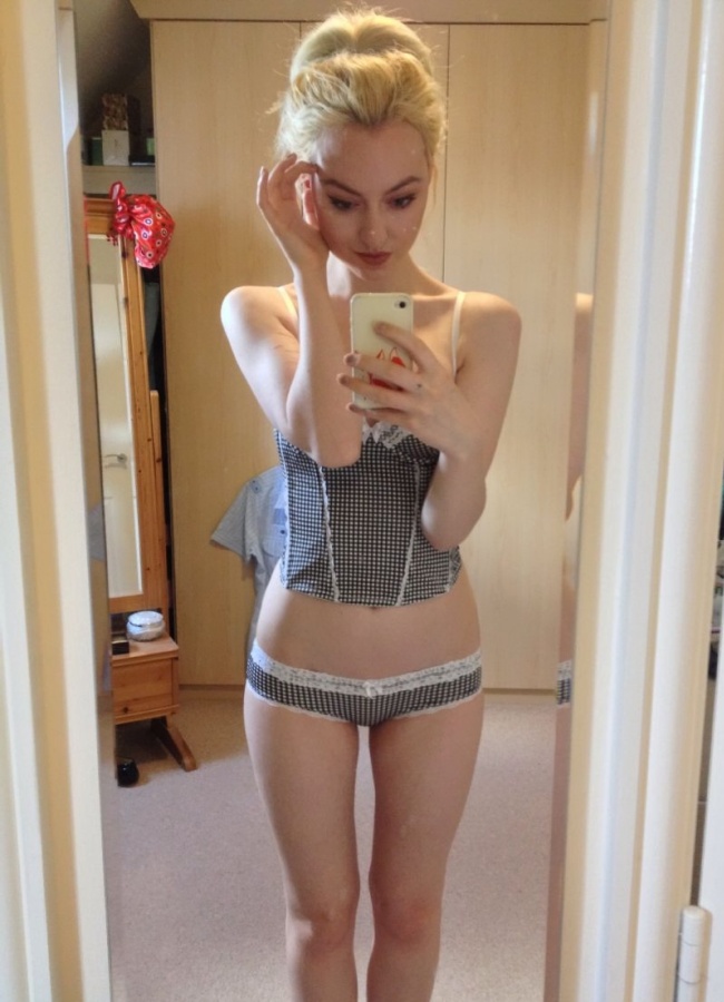 Gorgeous babe