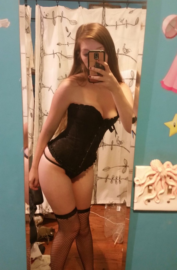 Gorgeous babe