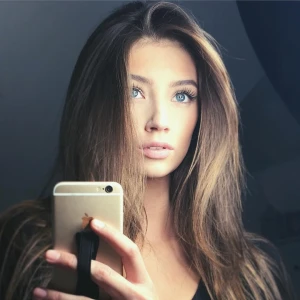 Lorena Rae