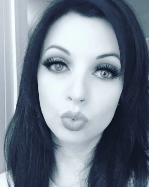 Mistress Lynn Pops
