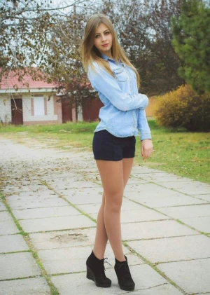 Gorgeous babe