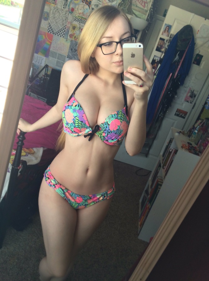 Gorgeous babe