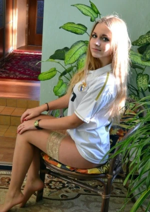 Gorgeous babe