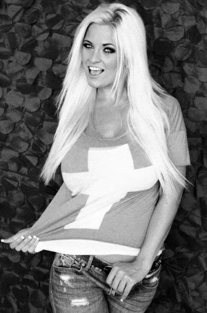 Bobbi Eden looking fine as ever