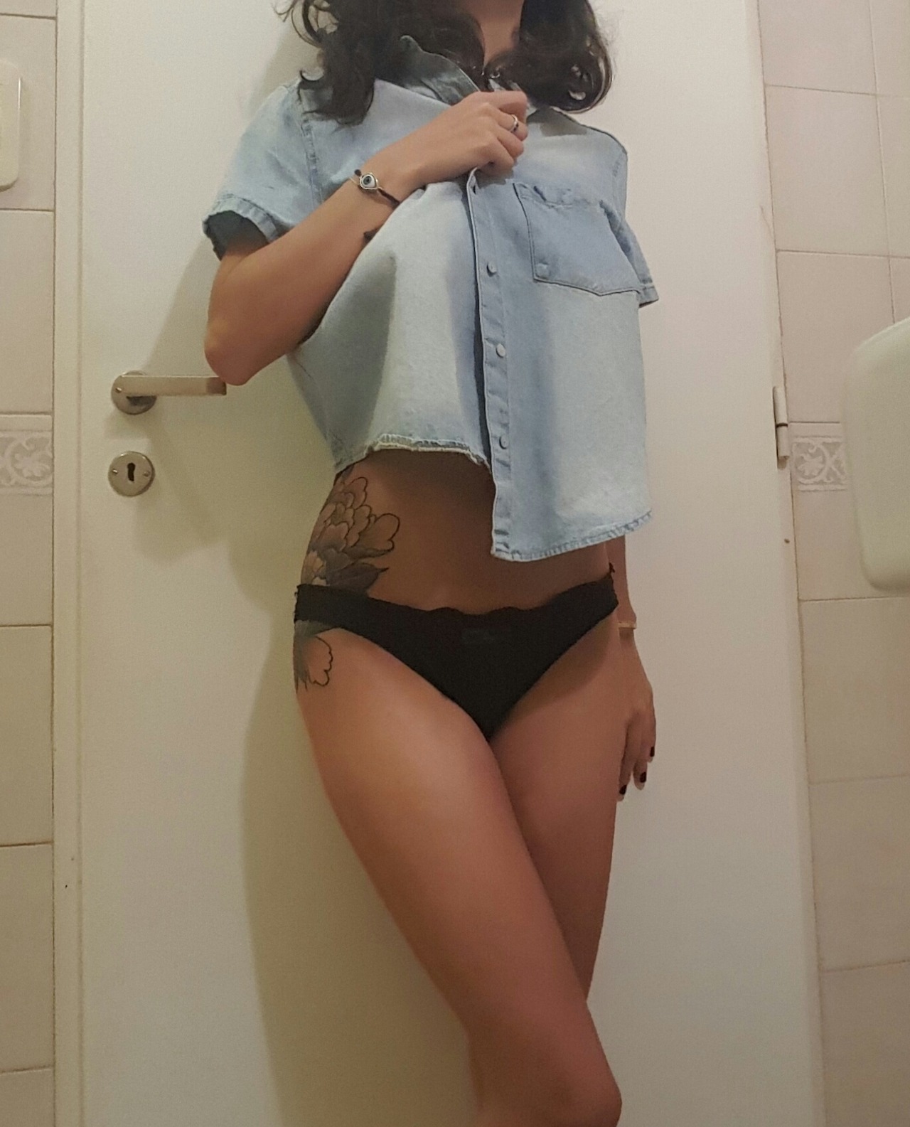 Fuckin hot! (Nude pics on my board)