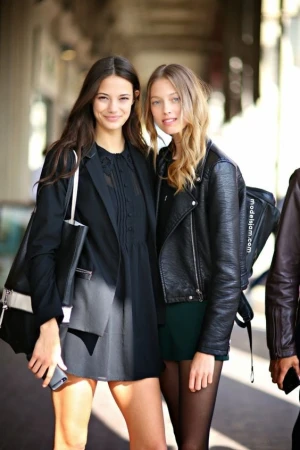 Deux charmantes filles bandantes