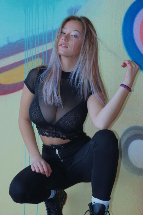 Gorgeous babe