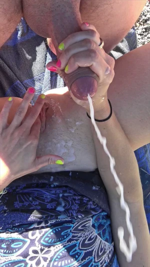 finger while he cums