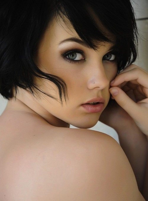 Hot pic featuring hot brunette