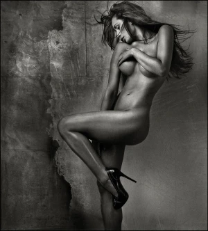 Rosie Roff artsy pose