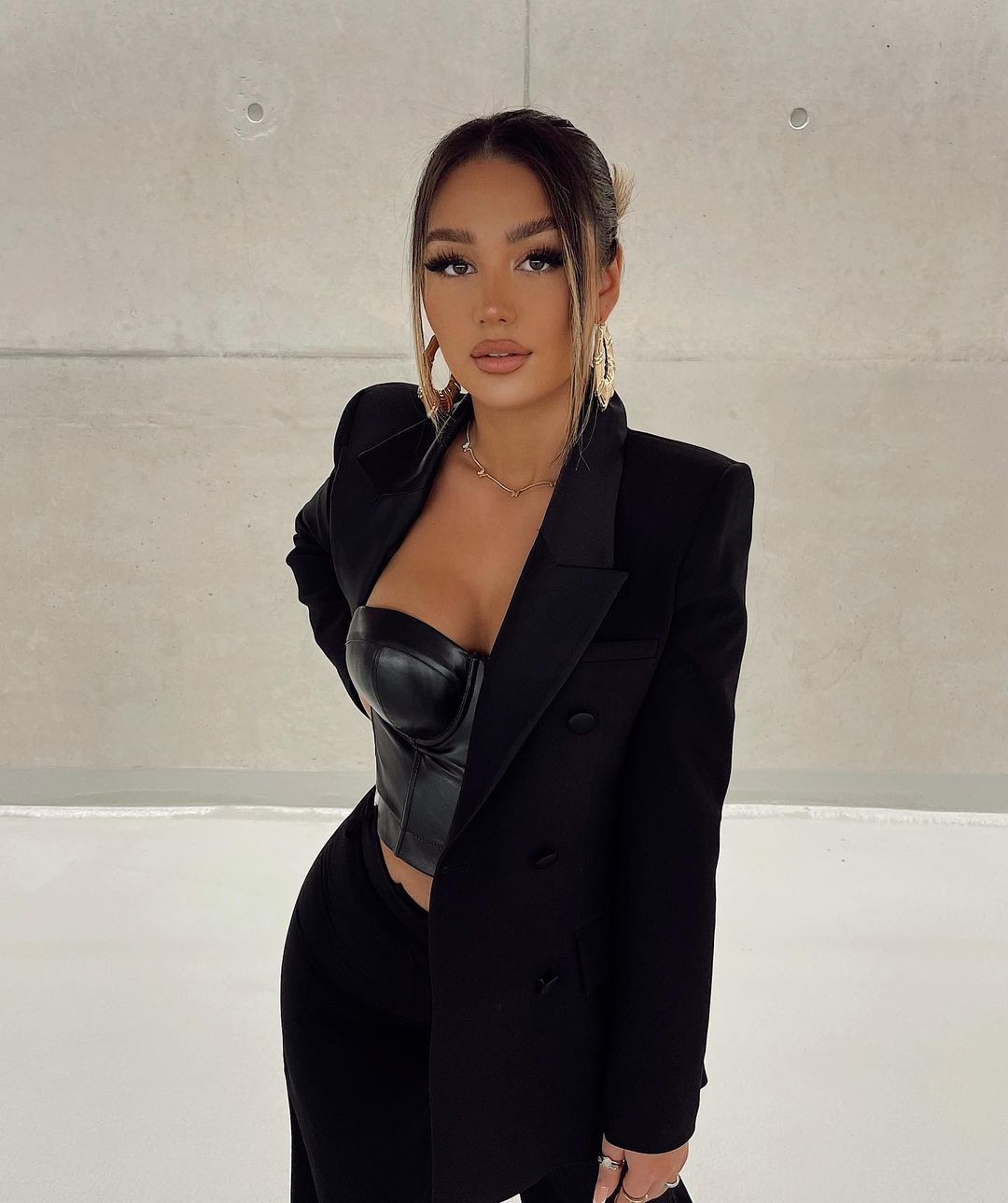 @_cocoxe showing het tit