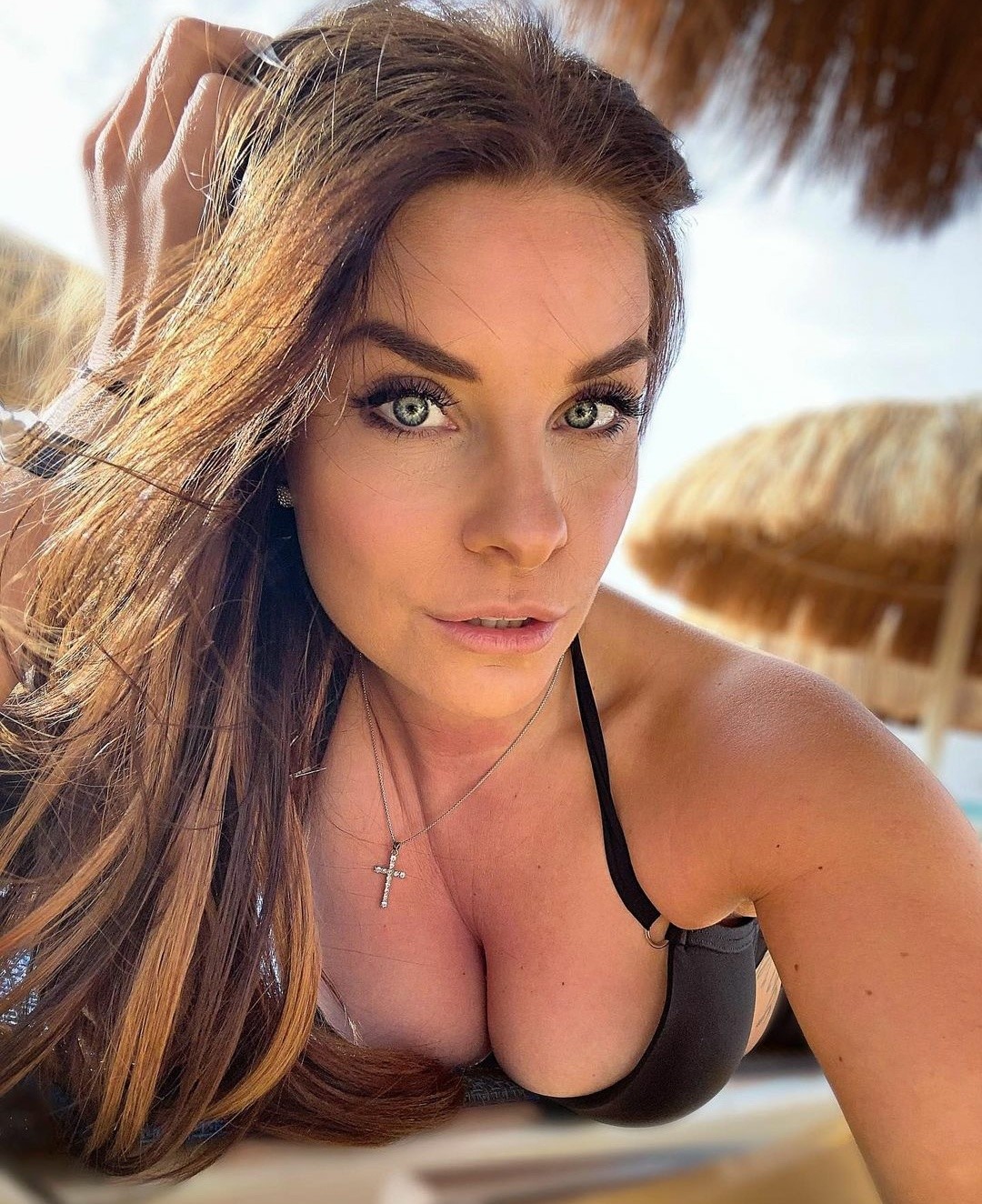 Eyes or cleavage