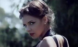 Hot Brunette. Anyone knows her name?