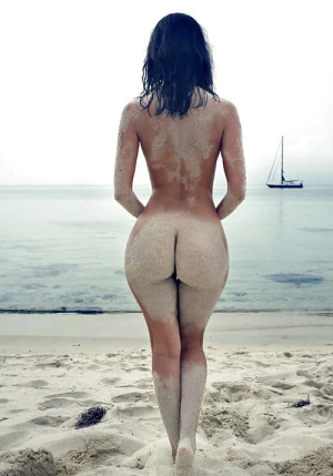 Curvy siren