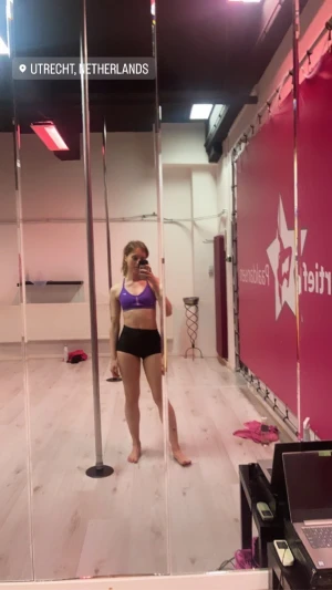 poledancing teen