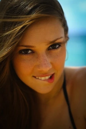 Stunning brunette teen in this hot ex-girlfriend selfshot pic