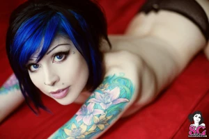Gorgeous emo in this awesome photo