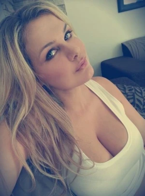 Gorgeous babe