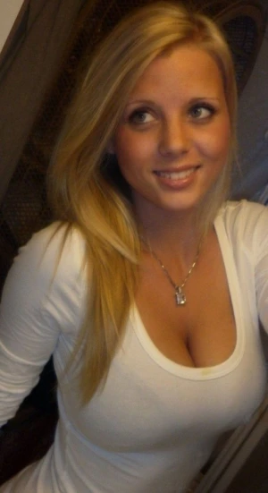 Gorgeous babe